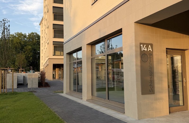 Heller Praxisraum  / Atelier / Gewerbe Neubau Ostermundigen - Image 1