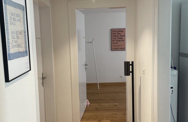 Lichtdurchfluteter, grossräumiger Praxisraum zentral aber ruhig gelegen in Zürich - Image 1