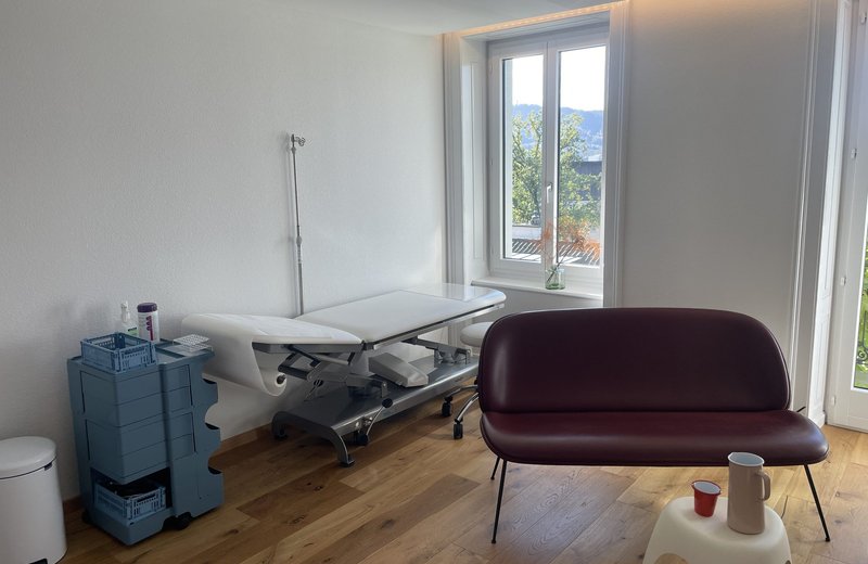 Lichtdurchfluteter, grossräumiger Praxisraum zentral aber ruhig gelegen in Zürich - Image 6
