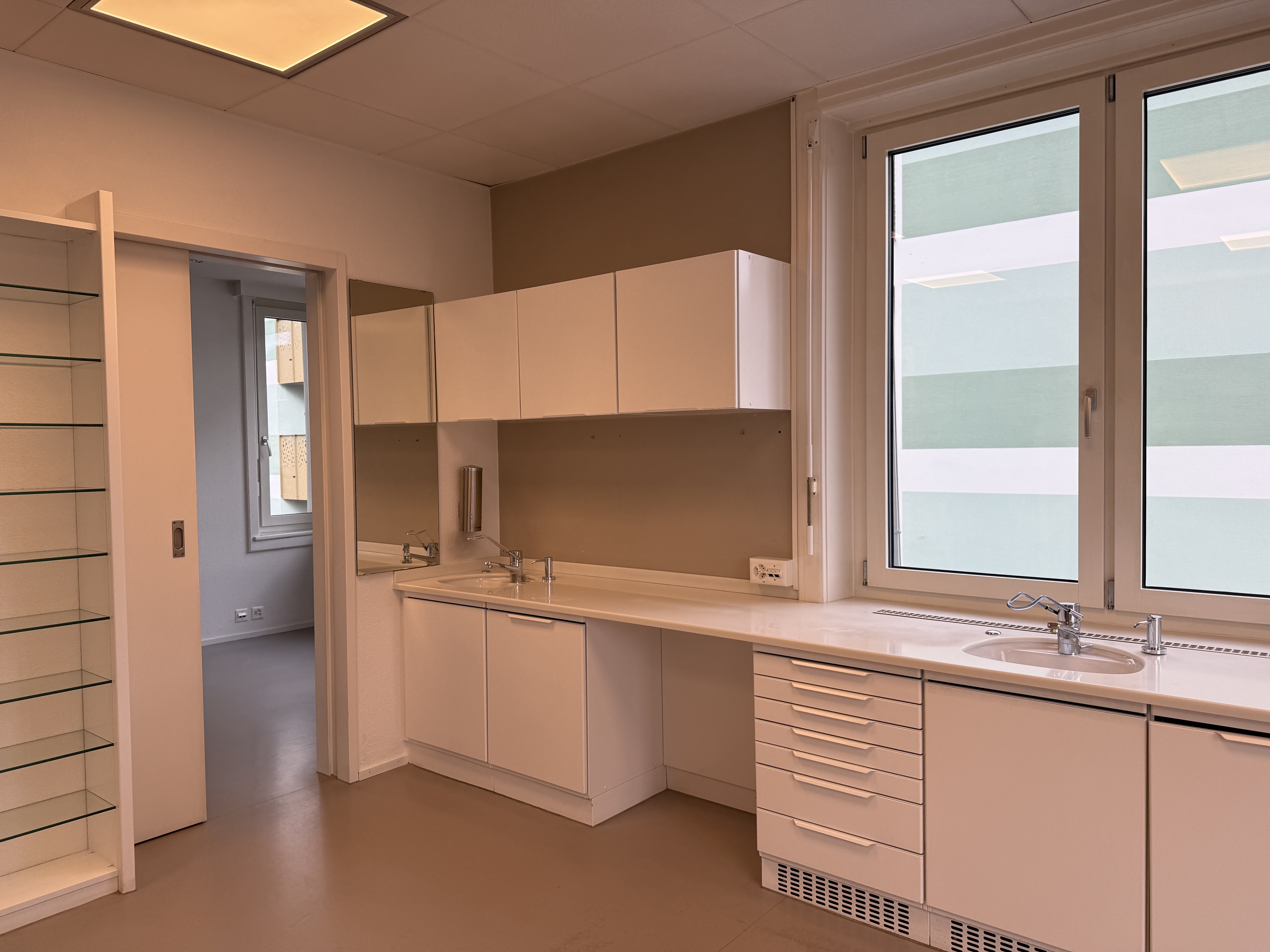 Praxis / Gewerbefläche an der Forchstrasse (befristet) - Image 8