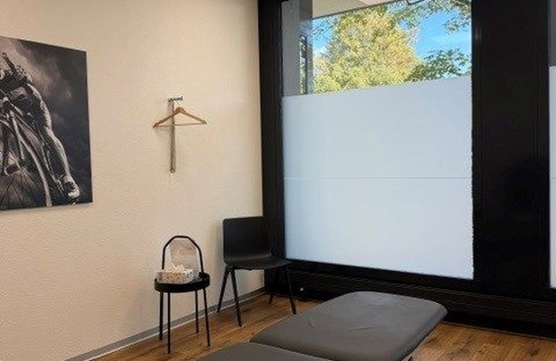 Praxisraum in medfit Cham – drei volle Wochentage zur Untermiete - Miete pro Wochentag/Monat CHF 780 - Bild 3
