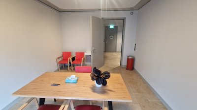 Praxisräume zur Untermiete: Zentrale Lage Nähe Hardplatz/Hardbrücke - Image 4